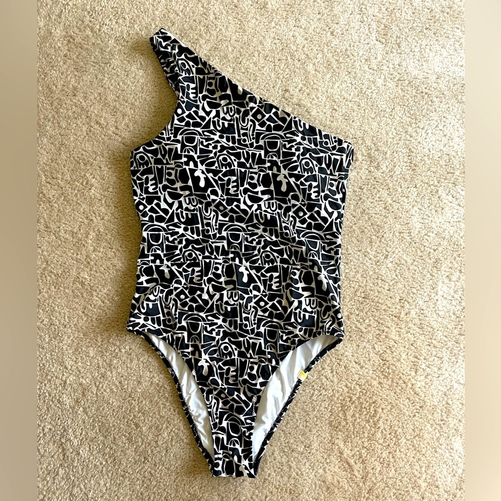 Summersalt size 6- black and white